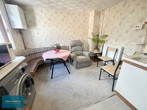 Kitchen/Breakfast Room- click for photo gallery